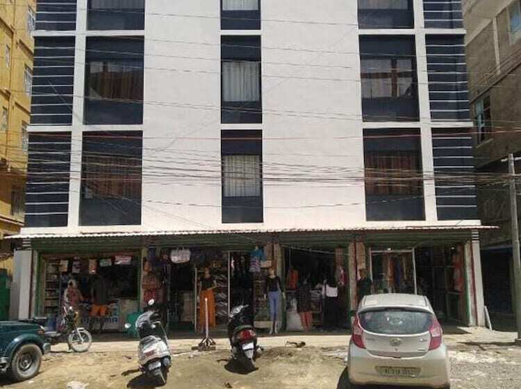 Hotel Goroomgo Green Hill Imphal