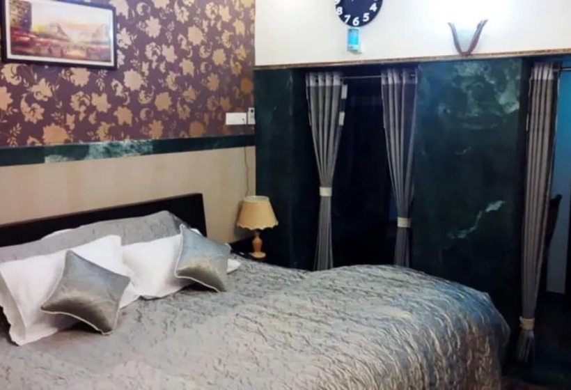 호텔 Goroomgo The Central Guest House Kanpur