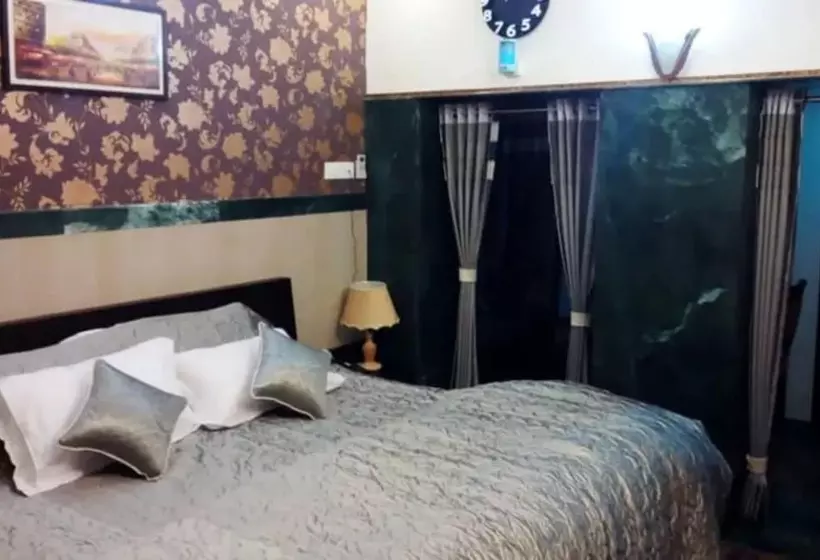 Hotelli Goroomgo The Central Guest House Kanpur