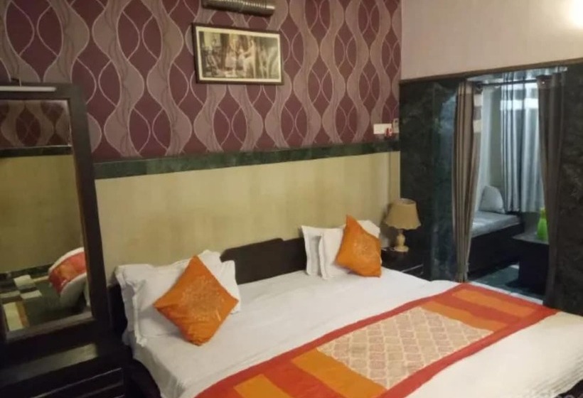 호텔 Goroomgo The Central Guest House Kanpur