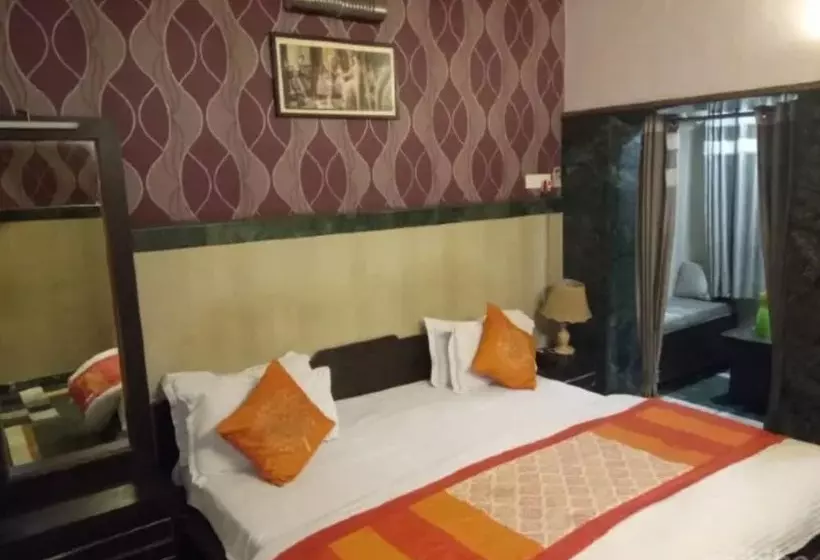 Hotelli Goroomgo The Central Guest House Kanpur