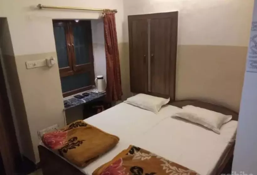 Hotelli Goroomgo The Central Guest House Kanpur