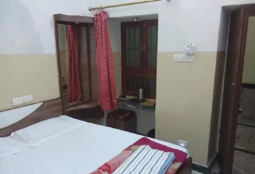 호텔 Goroomgo The Central Guest House Kanpur