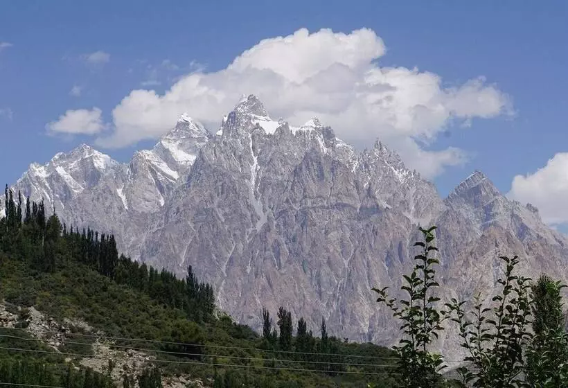 هتل Hunza Marcopolo Inn