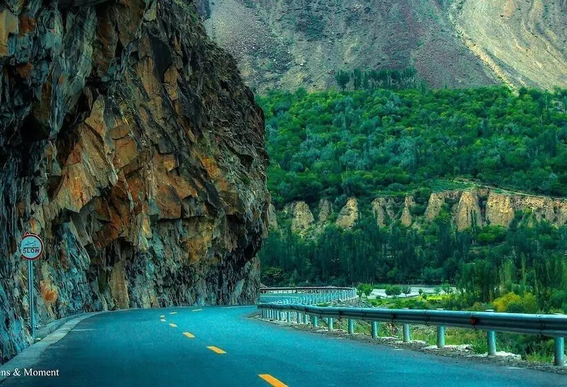 هتل Hunza Marcopolo Inn