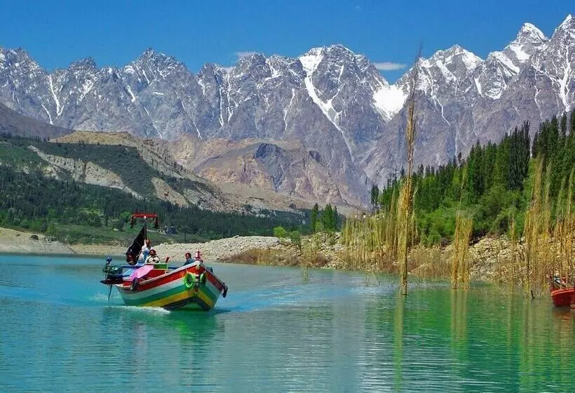 هتل Hunza Marcopolo Inn