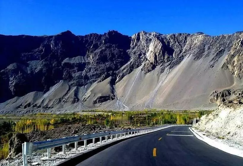 هتل Hunza Marcopolo Inn