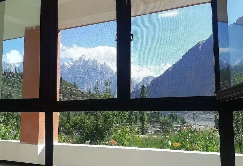 هتل Hunza Marcopolo Inn