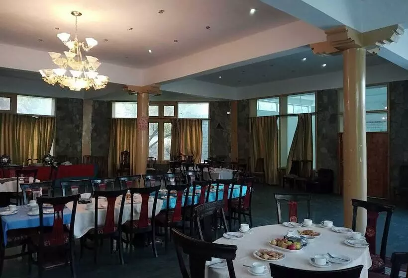 هتل Hunza Marcopolo Inn