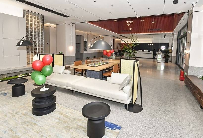 Отель Mango Crystal