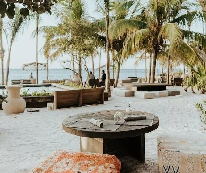 هتل Nomade Holbox