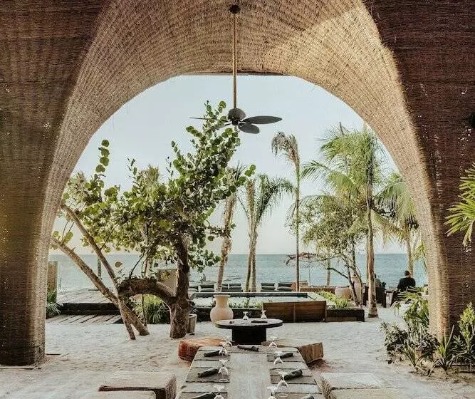 هتل Nomade Holbox
