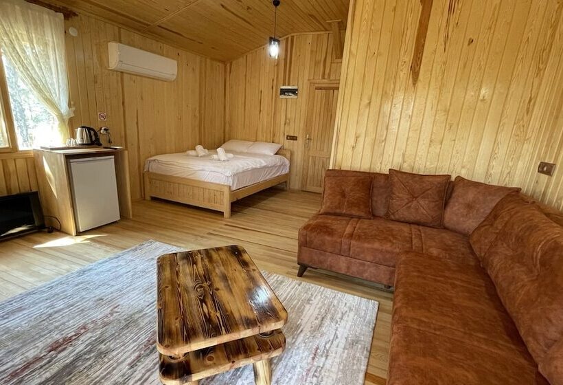 בית מלון כפרי Tahtalı Gol Evleri