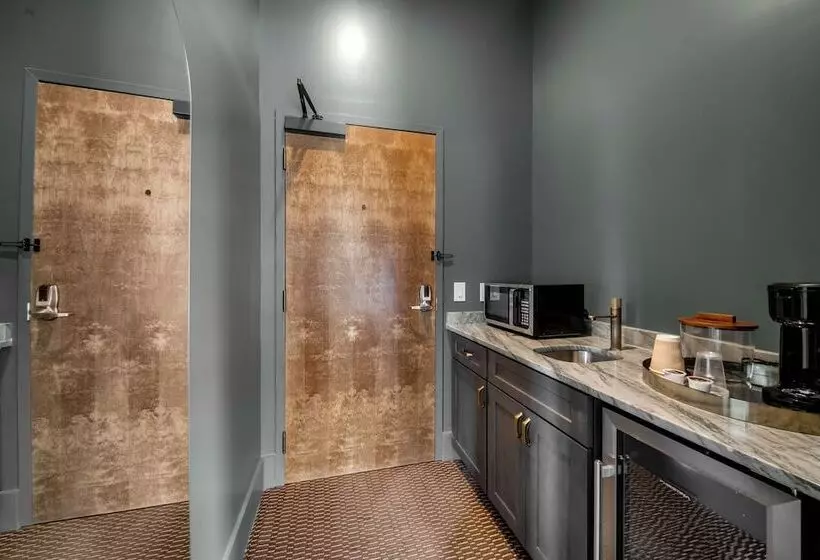 ホテル The Emerald Boutique Stays