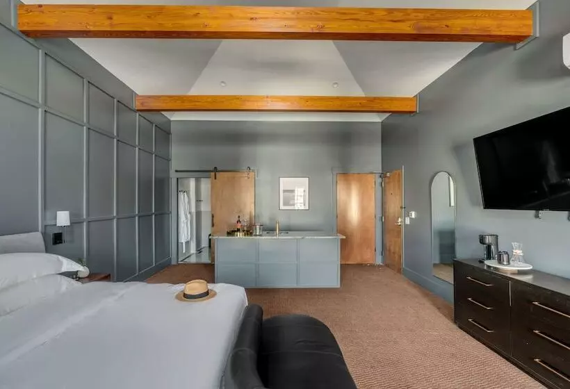 ホテル The Emerald Boutique Stays