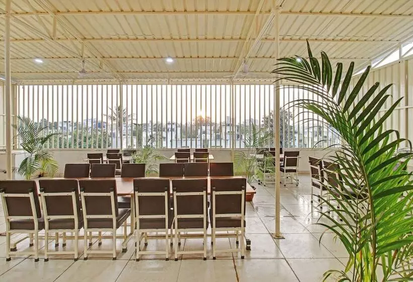 Hotelli Treebo Krishna Regency Isbt Bus Stop