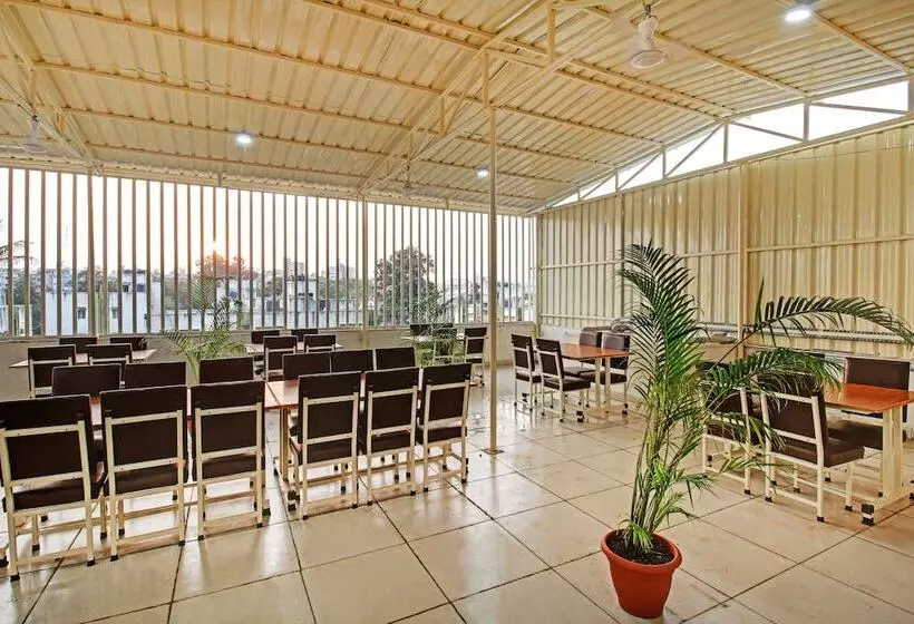 Hotelli Treebo Krishna Regency Isbt Bus Stop