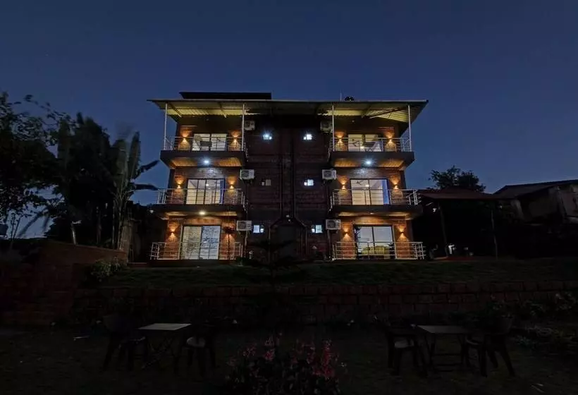 ホテル Treebo Raaya Regency