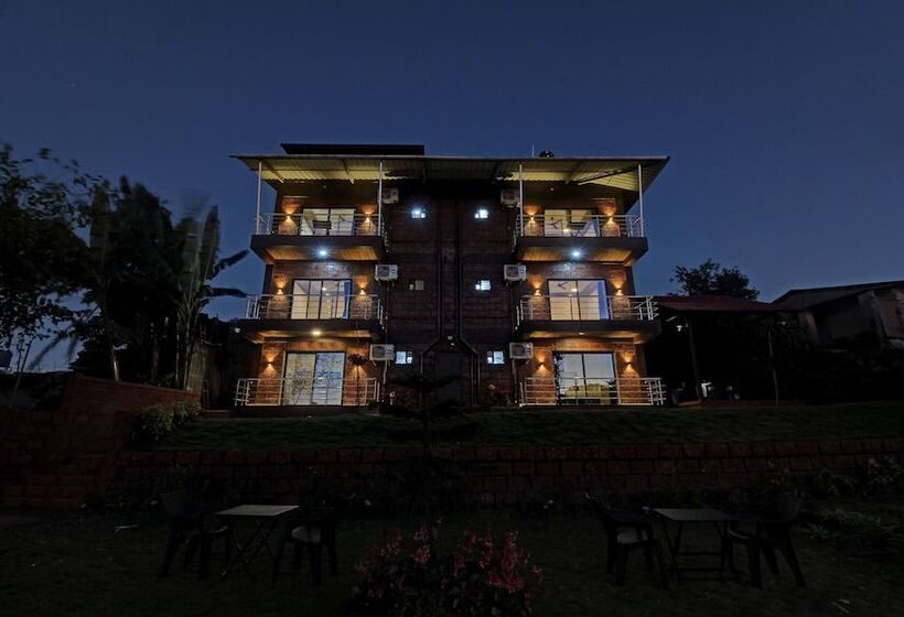 Hotel Treebo Raaya Regency