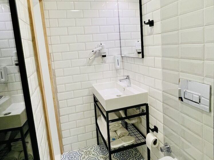 هتل Yali Pansi̇yon