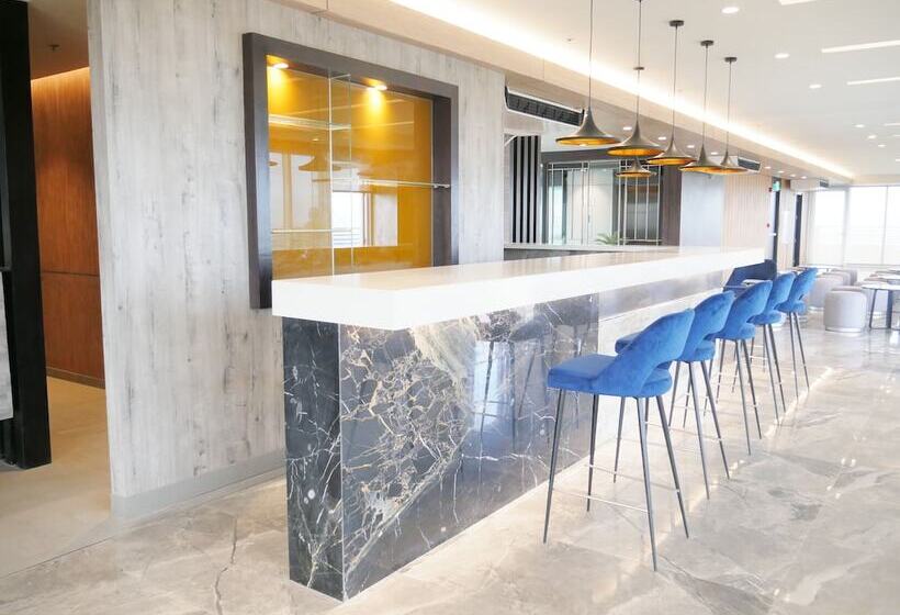 Sotogrande Hotel Katipunan