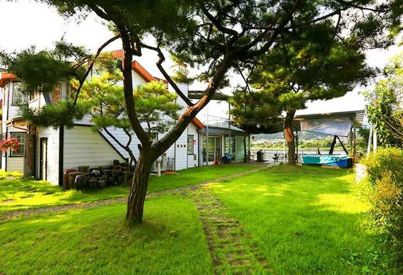 Yangpyeong Ganggaui Achim Pension