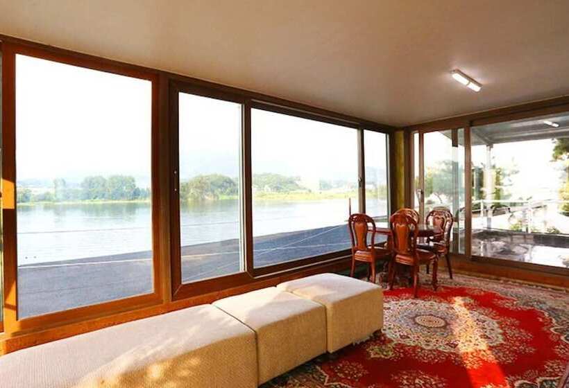 Yangpyeong Ganggaui Achim Pension