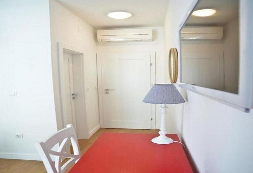 Bed and Breakfast Nautical Rooms In Old Part Of The Town