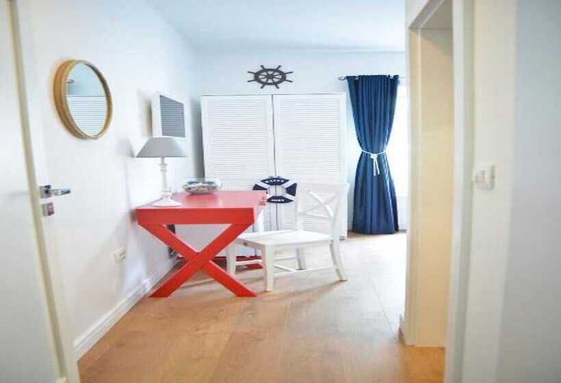 Bed and Breakfast Nautical Rooms In Old Part Of The Town