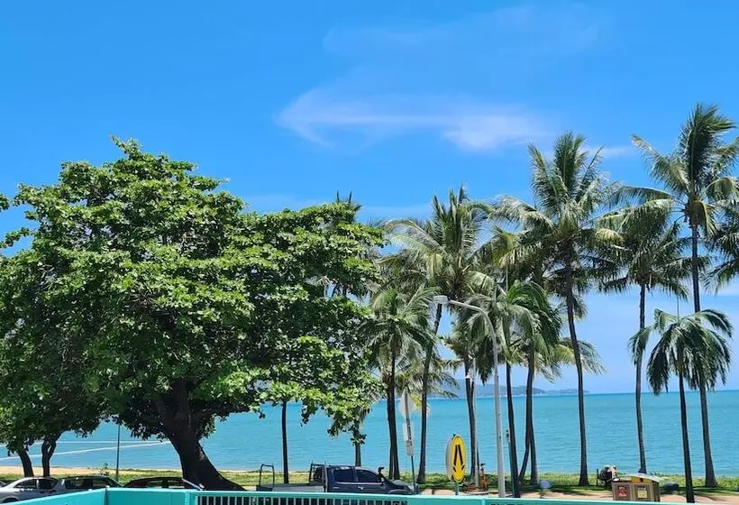 Emthree Seaside Apartments