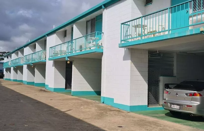 Emthree Seaside Apartments