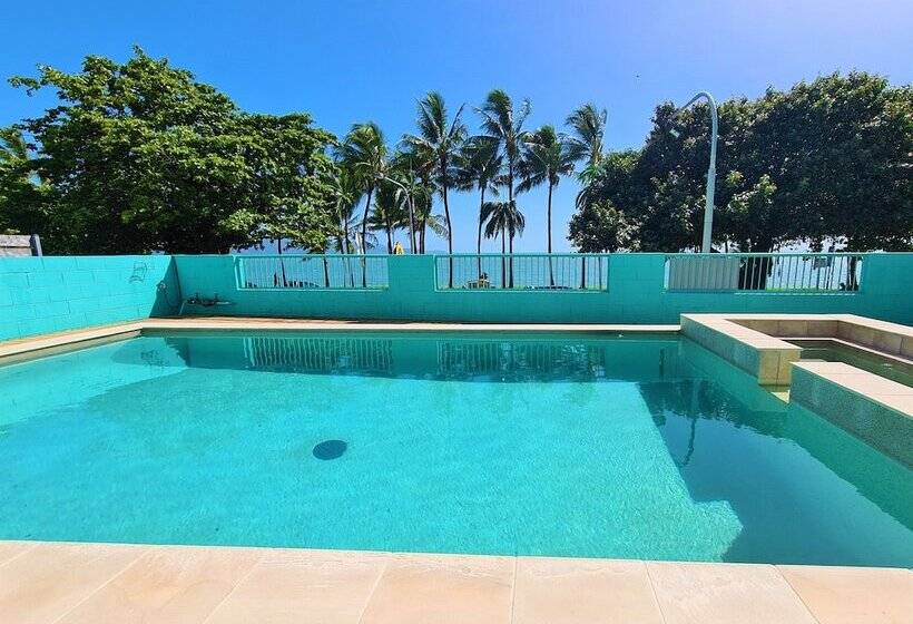 Emthree Seaside Apartments