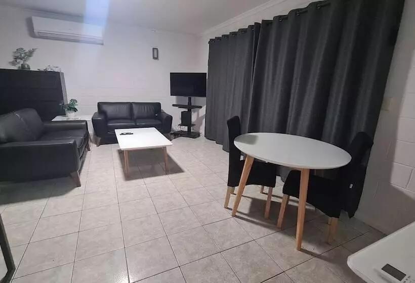 Emthree Seaside Apartments