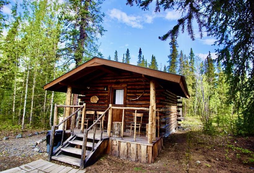 Hotel Carlo Creek Cabins