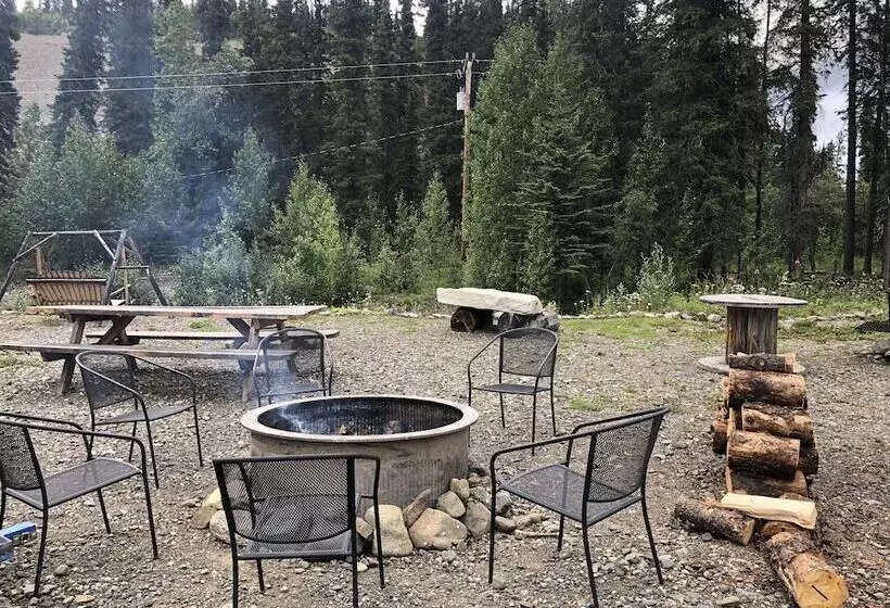 Hotelli Carlo Creek Cabins