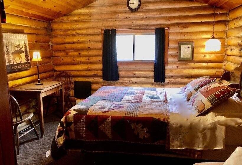 Hotel Carlo Creek Cabins