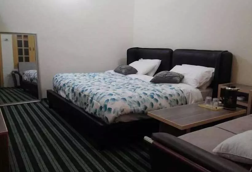 هتل Grapes Garden Resort Hunza