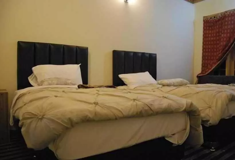 هتل Grapes Garden Resort Hunza