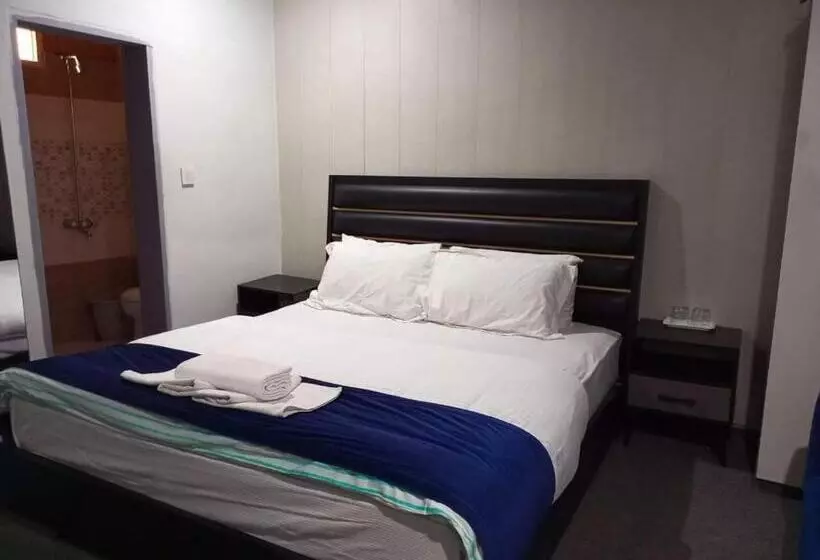 هتل Grapes Garden Resort Hunza