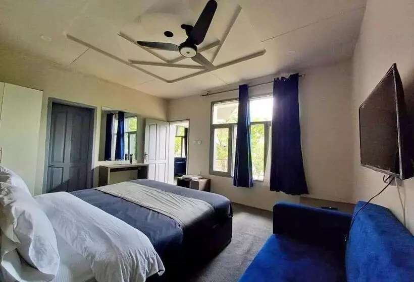 هتل Grapes Garden Resort Hunza