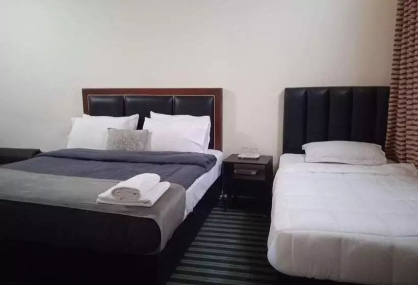 هتل Grapes Garden Resort Hunza