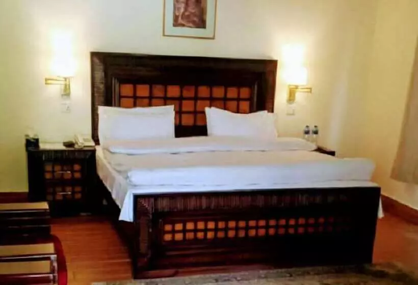 هتل The Guest House Hunza