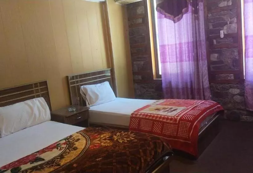 هتل The Guest House Hunza