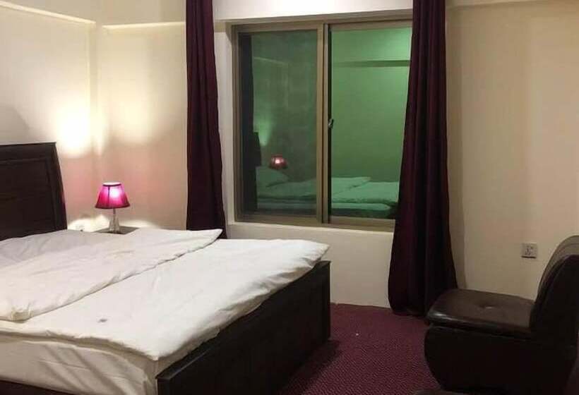 هتل Hunza White House