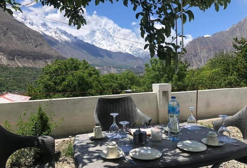 هتل Hunza White House