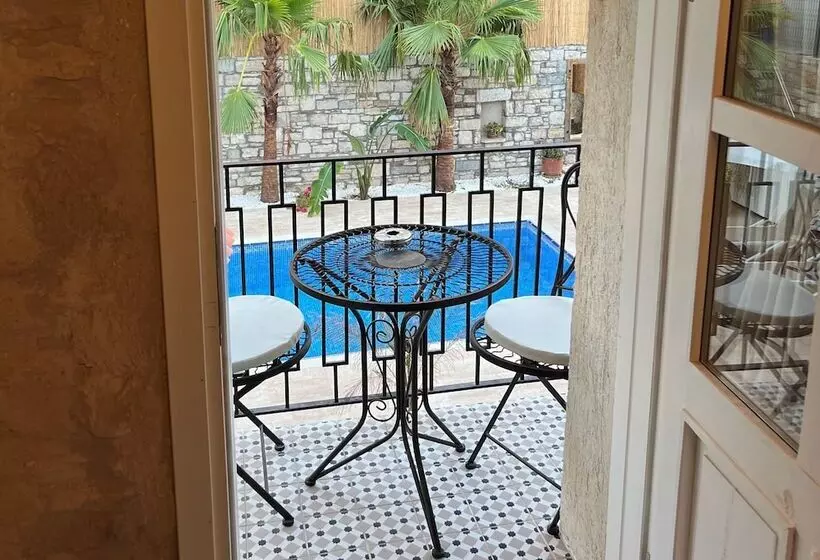 ホテル Kuğu Urla