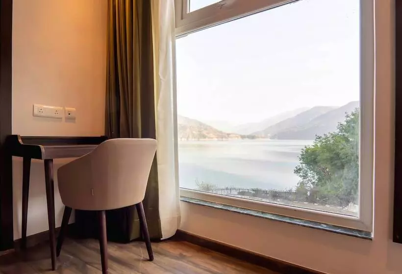 هتل Le Roi Lake View Koti