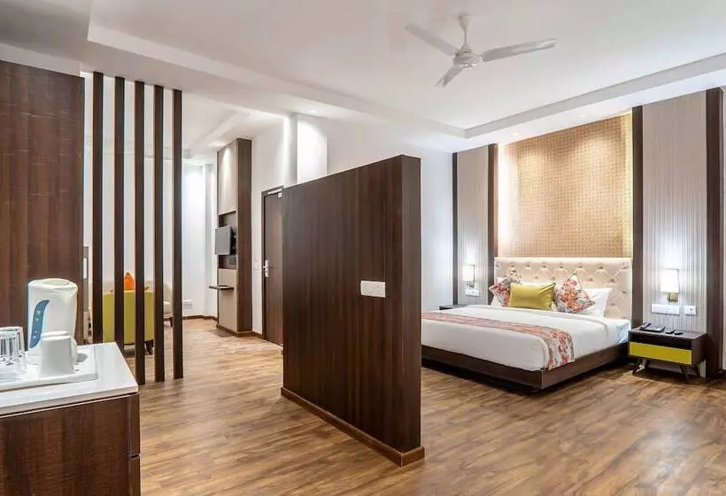 هتل Le Roi Lake View Koti