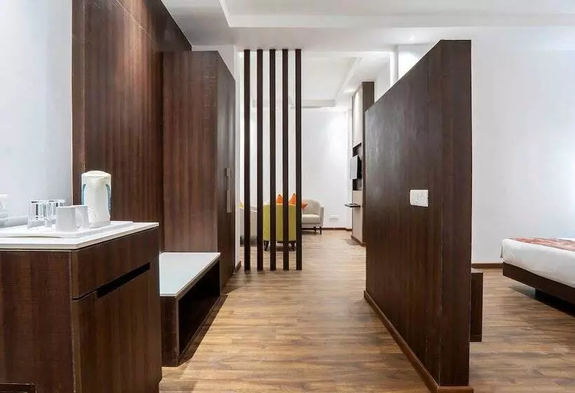 هتل Le Roi Lake View Koti