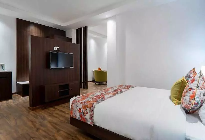 هتل Le Roi Lake View Koti